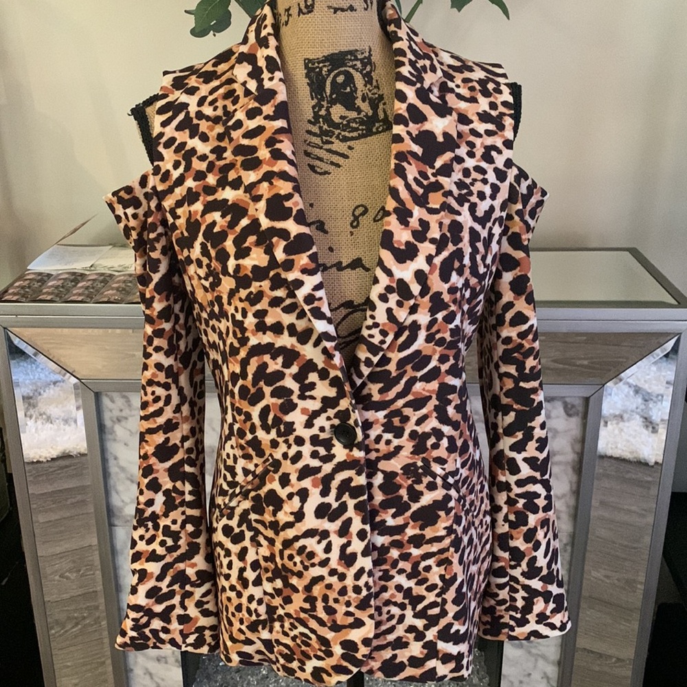 NWOT Boston Proper cold shoulder blazer. - Picture 2 of 7